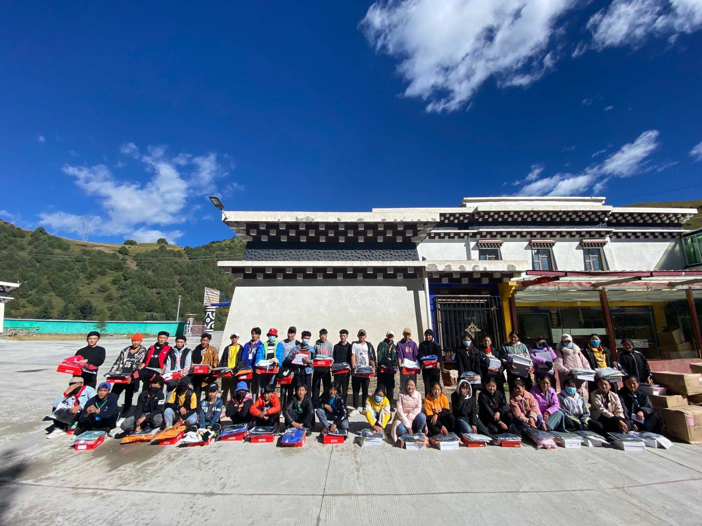 开云手机站入口-KaiYun链接(中国)公益回顾丨家国同欢月同圆 温暖满载甘孜州(图8) 开云手机站入口-KaiYun链接(中国)公益回顾丨家国同欢月同圆 温暖满载甘孜州(图8)