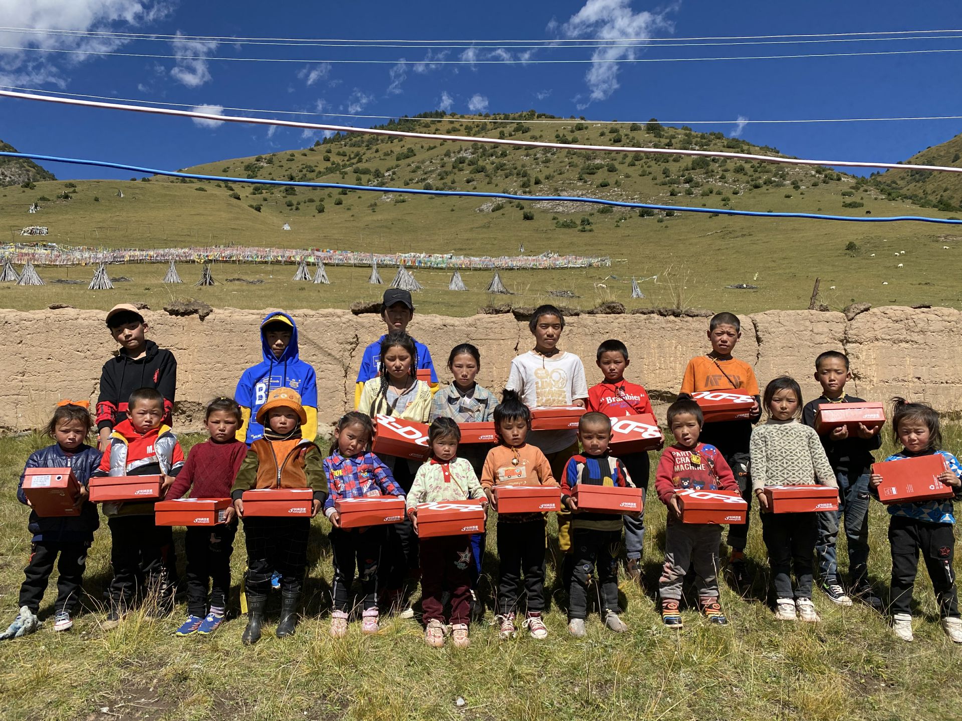 开云手机站入口-KaiYun链接(中国)公益回顾丨家国同欢月同圆 温暖满载甘孜州(图13) 开云手机站入口-KaiYun链接(中国)公益回顾丨家国同欢月同圆 温暖满载甘孜州(图13)